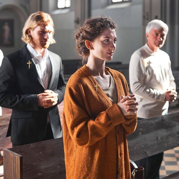 50 Pcs Gold Cross Pins Bulk Christian Jewelry for Men Women Chaplain Church Pray - Picture 4 of 6